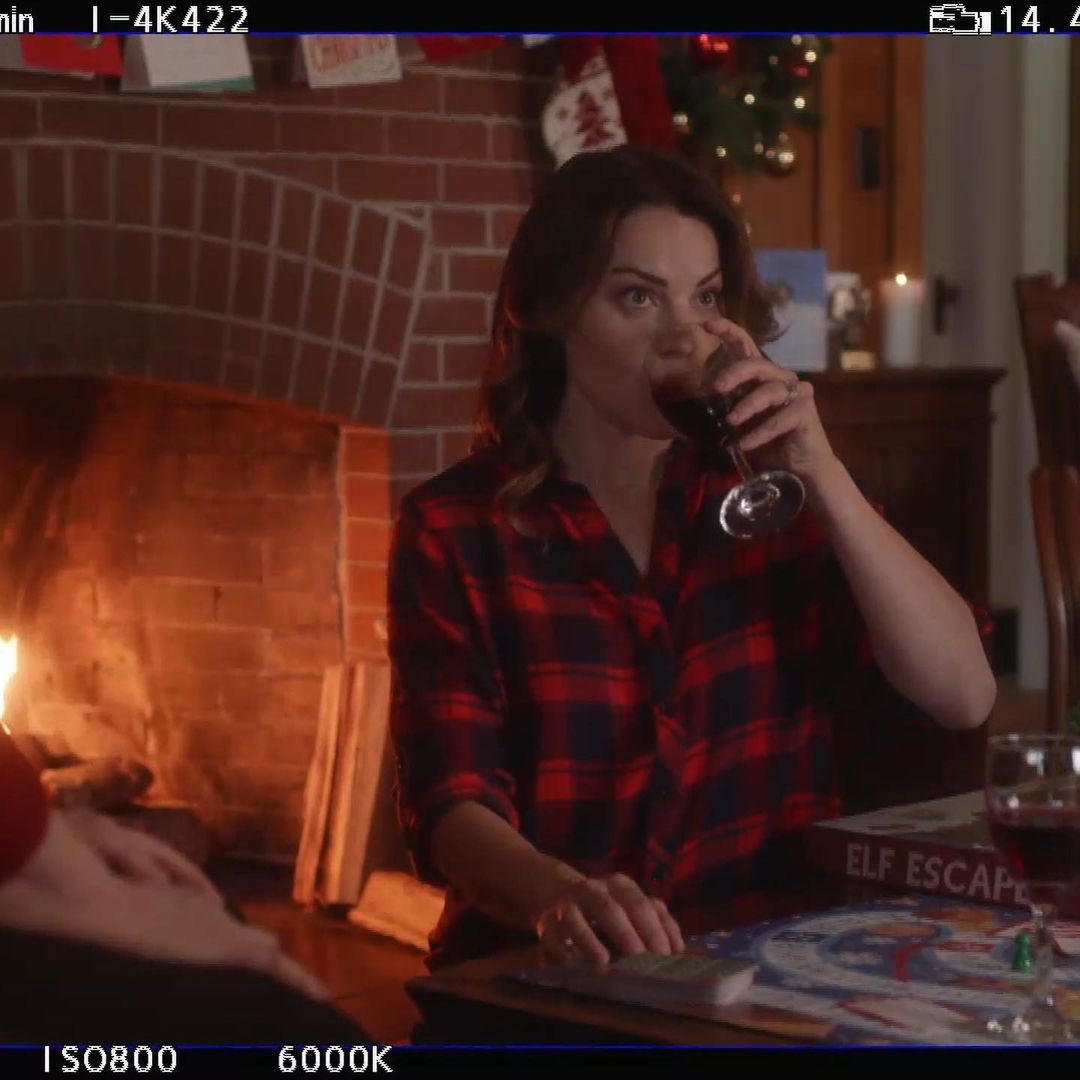 dailydurance's tweet photo. Erica Durance via Instagram (November 2021) https://t.co/7gzNc3mazz