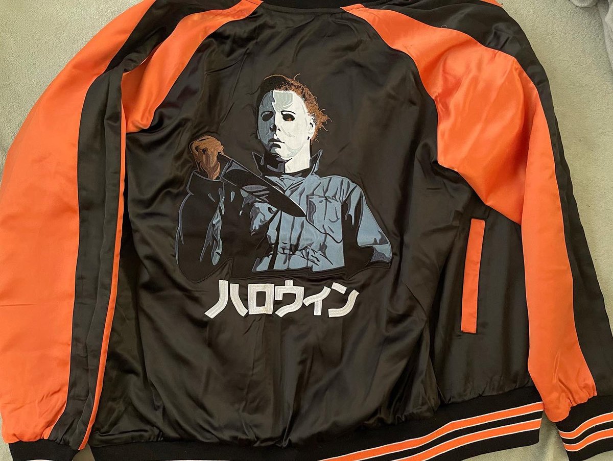 Djkary8's tweet photo. Got my ‘Halloween’ jacket today! I love it… so awesome! #Halloween #HalloweenKills #MichaelMyers #LaurieStrode #Jacket #MiddleOfBeyond #Horror #HorrorCommunity #HorrorFans @middleofbeyond https://t.co/DmLmza7Qb3