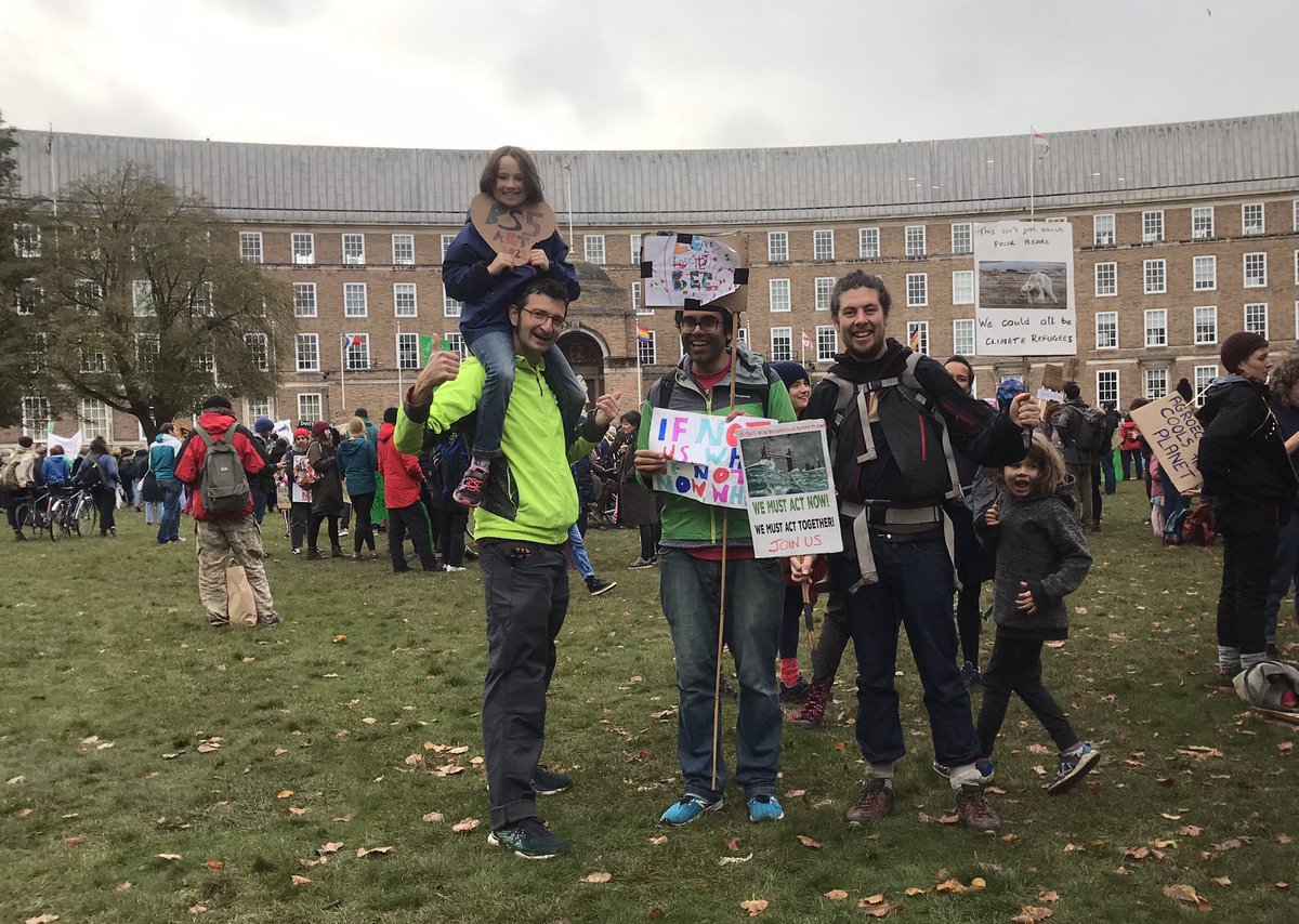 winchpatrick's tweet photo. Amazing to be part of today’s worldwide #climatejusticenow - beautiful Bristol - marching, music, moving moments, monumental merriment + even some cricketing kids! 😊 🍀 🌈 🚲 🎤 ☀️ 🎵 🌧 🇸🇩 https://t.co/TCCPRYe61C
