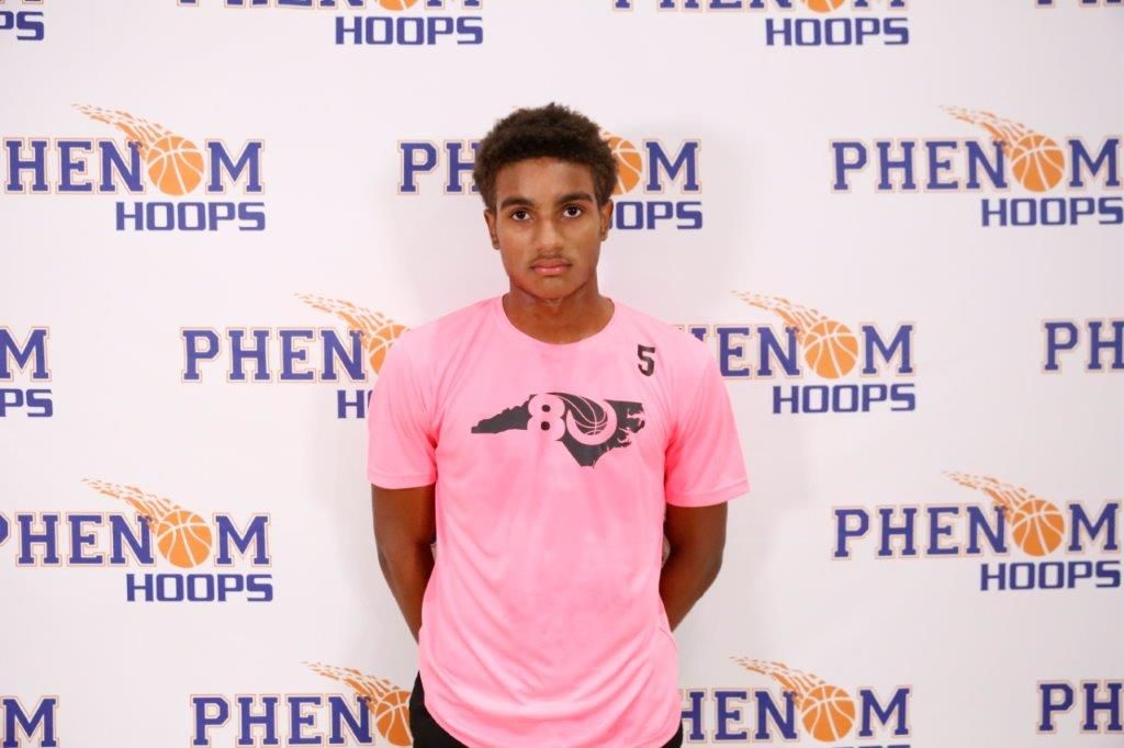 6'4 '22 Logan Blair (Harding) is as unselfish of a leader as you'll find. Looks to score when necessary, but mainly prioritizes setting the tone as a defender, rebounder, and overall hustle player. Also smart and tough. Simply a winner #PhenomJamboreeBash