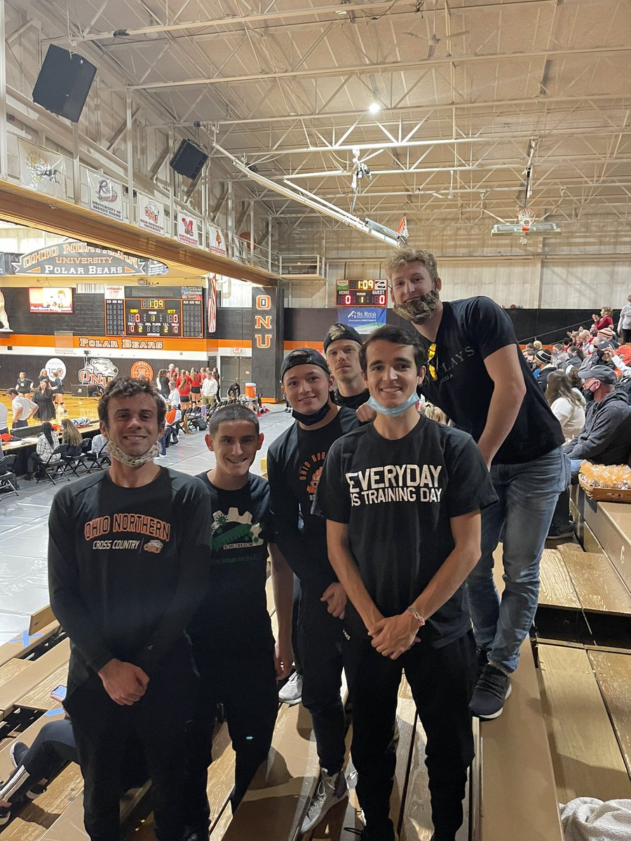 onu men’s t&amp;f <a href="/DOCMausXCTRK/">Jason Maus</a> cheering on <a href="/ONUVB/">Ohio Northern Volleyball</a> bears against Otterbein #LehrCup #BearsSupportingBears