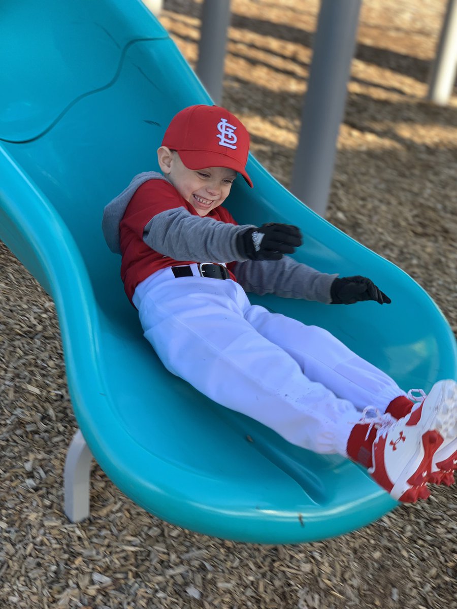 Ms3mmy's tweet image. Been a while since I’ve been on here but had to show off my baby boy! Just turned 5 last month and he’s out here living his best baller life⚾️♥️⚫️⚪️ after today’s game little dude took his mama’s out for lunch🥰 #thechroniclesofbeingaboymom