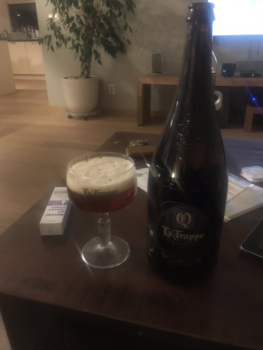 michielvan_b's tweet photo. Anderhalve liter #LaTrappe #quadruppel special edition. Deze stond al een tijdje klaar om het #Stopfeyenoordcity te vieren https://t.co/3c4PusJZYV