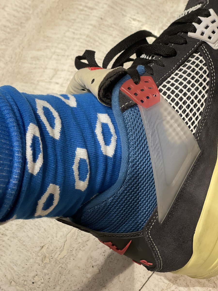 DezBryant's tweet photo. I like my socks @chainlink 🔥 https://t.co/uGA2YicKzm