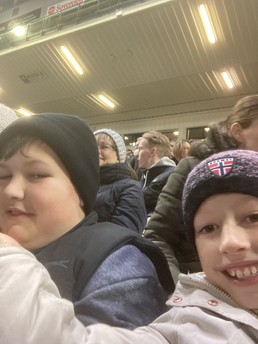 dinxminx77's tweet photo. @SixwaysStadium #backwithabang https://t.co/RWvoefbYVv