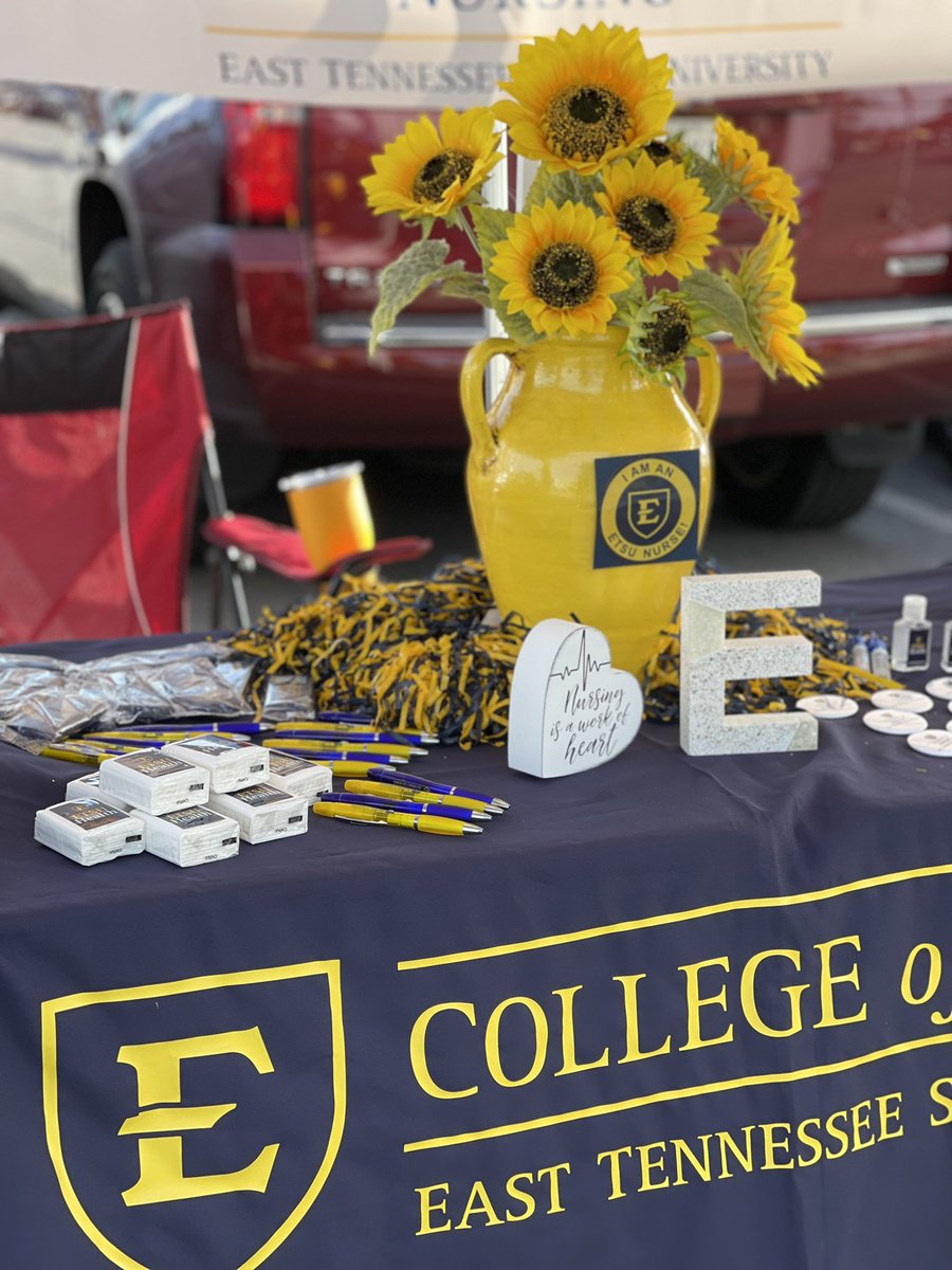 AngelaFlemmer's tweet photo. @etsucon had a blast tailgating this morning with our new Dean Dr. Horsey!!! Seeing old friends and graduates from across the years makes it so worthwhile! https://t.co/eTDi6ZXTU0