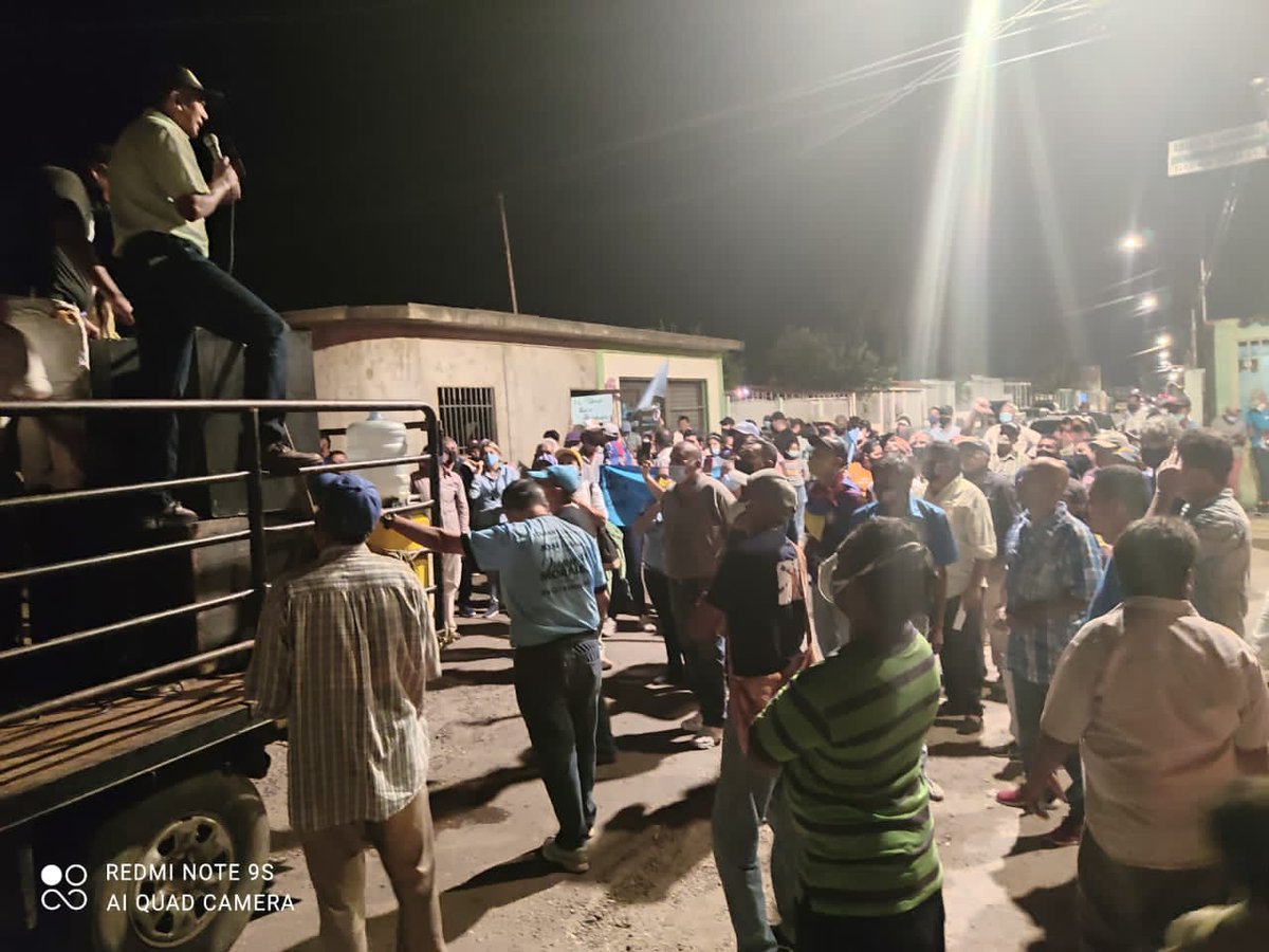 PrimeroInfante's tweet photo. Marcha por la vida y exigencia de oxígeno, medicinas e insumos médicos para el pueblo de Valle de la Pascua y Espino ,#YoVotoUnidad #VOTAUNIDAD #LaDeLaManito #cambialos #QUESEMUEVALAESPERANZA https://t.co/s2CkTYcAwJ