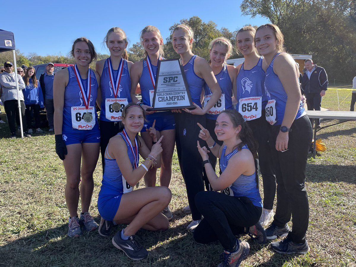 Head_TompkinsCC's tweet photo. Congratulations to these 9 Girls that represented @EHSSports XC @spcsports Championship. TEAM effort&amp;made history with the FIRST EVER XC CHAMPIONSHIP in school history.True definition of #KnightsStandOut #episcopalxc2021 #KnightsStandOut #champions @HoustonChronHS @LSCSN @TTFCA https://t.co/Kx1rnxT2SI