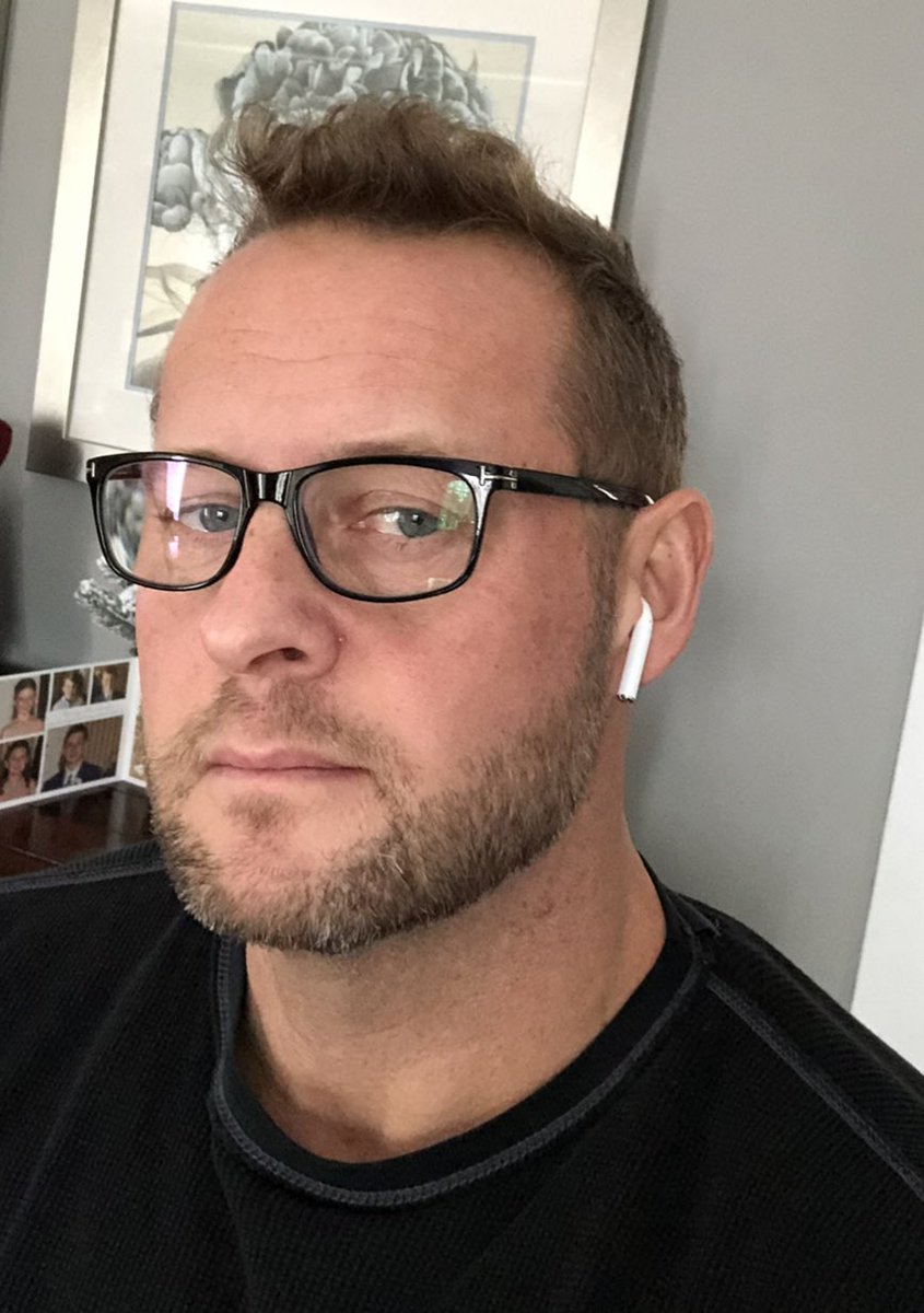 Day 6 #NoShaveNovember <a href="/HairWeGrow/">NoShaveNovember</a> please consider joining my team , donating and spread the word for cancer awareness and research!! no-shave.org/team/team-rons…