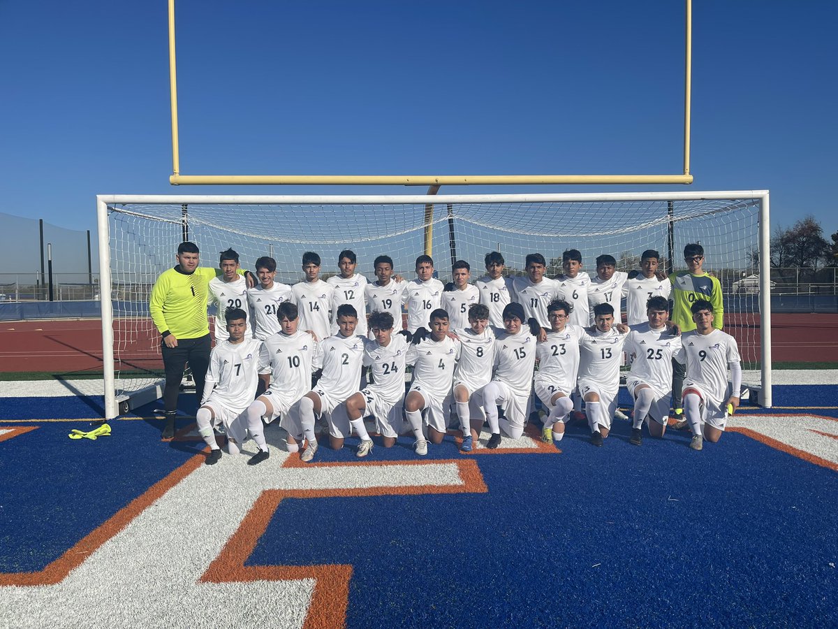 GWHS_BoysSoccer's tweet photo. We are so extremely proud of this team for representing Chicago this weekend 💙

Despite having no soccer field or practice facilities of our own, this group continues to stand in the face of adversity and win. https://t.co/72ppVdAIam
