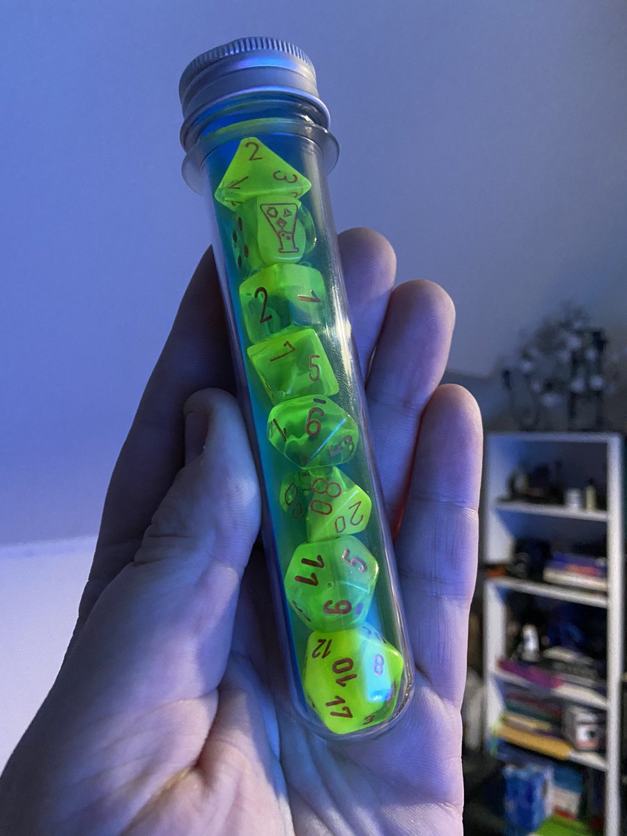 AaronsGames_'s tweet photo. More post from @Beholders_Gaze today - my new Chessex Lab Dice! No filter on this photo, they really do fluoresce quite brightly with very little light! ๐คฉ #DnD #DiceGoblin #LabDice https://t.co/RTAc79GQOV