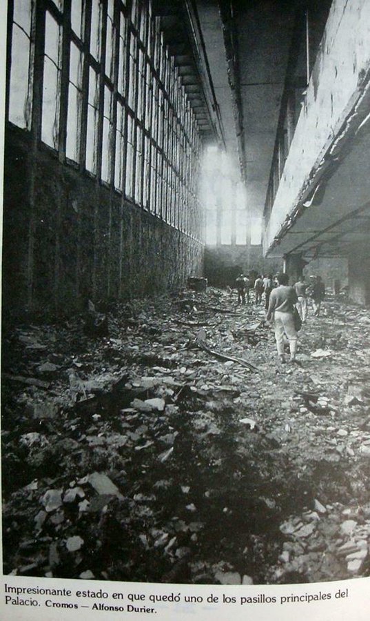 colombia_hist's tweet image. El palacio de justicia en su interior luego de la toma del M-19 en 1985 #HistoriaDeColombia