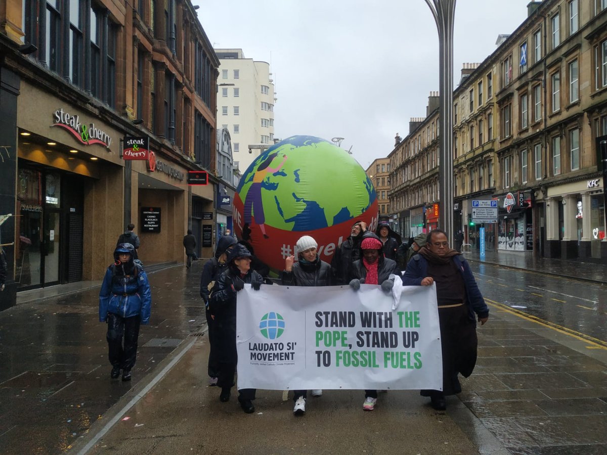 LaudatoSiMvmt's tweet photo. #GlobalDayOfAction 2021 - Our team in Glasgow's #COP26 🌐 joined this day by promoting the end of #fossilfuels 🔥 in our catholic institutions and inviting people to keep signing our Petition #HealthyPlanet #HealthyPeople 👉https://t.co/YXyAY6NnCl 🌿 #LaudatoSi' #LSMCOP https://t.co/282erT7LWE