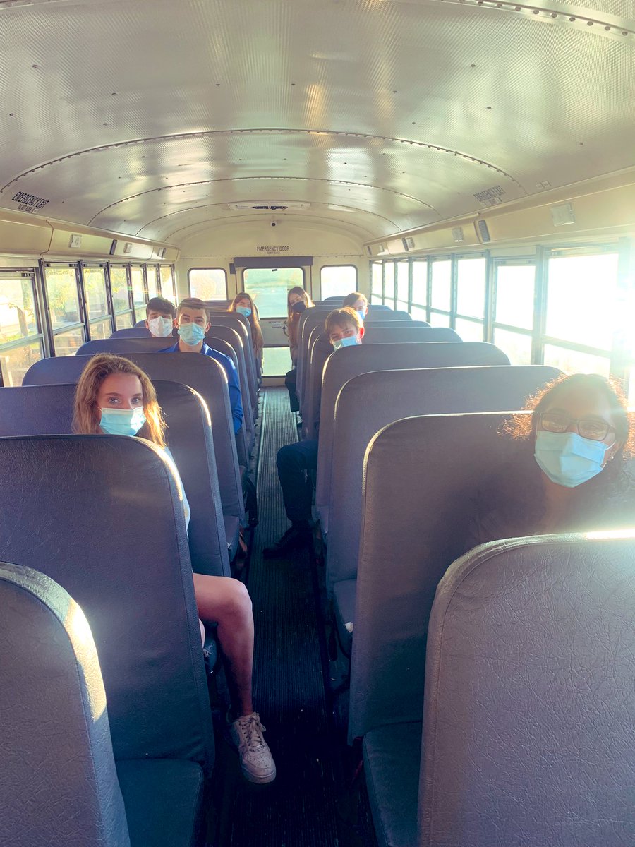 NOLAMI0508's tweet photo. @SandburgHS Youth and Government is back IN PERSON!Congratulations to all Sandburg delegates that came to YAG’s Pre-Leg I.👏Thanks to Mr. Usher and Mr. Mattera for being awesome sponsors of the club.😎Next on the list: making it to Pre-Leg ll in December! @MrMattera @illinoisyg https://t.co/Ino0bINmaG