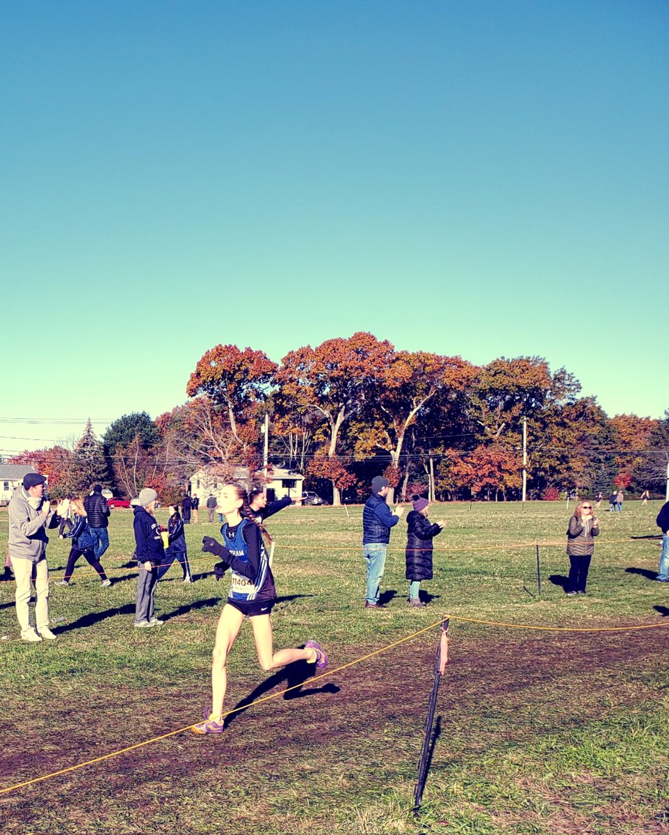 StonehamTrack's tweet image. Shaudi Fatemi 53rd and Ella Byrne 34th in the Soph Division at State Coaches this morning.

☆Gabriella Surette☆ -medalist- finished 7th overall at 20:42.6 5k