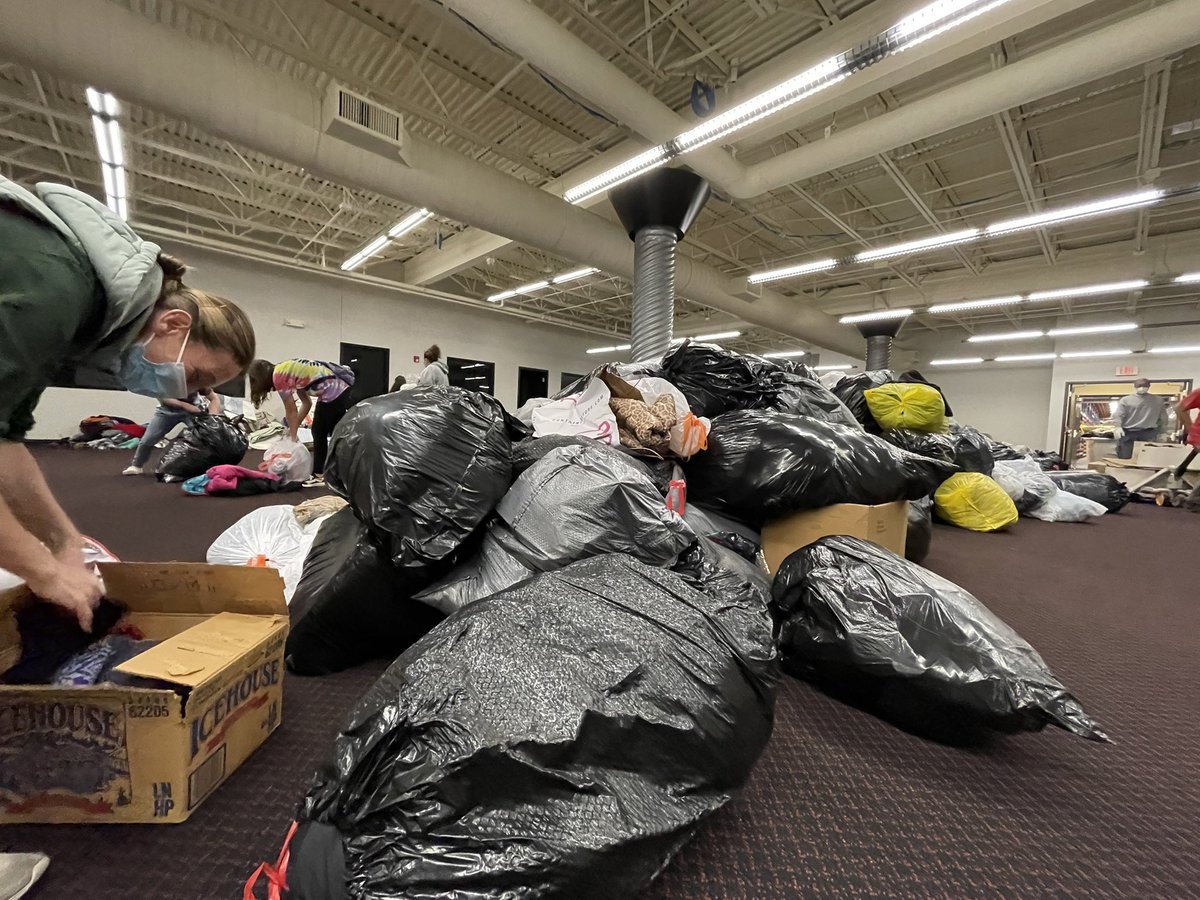 ProjectWarmthKC's tweet photo. The donations are rolling in to @Heart_to_Heart and we couldn’t be more grateful for every single coat, hat, glove, and scarf given today. Thank you, Kansas City! https://t.co/t048Lv2snn