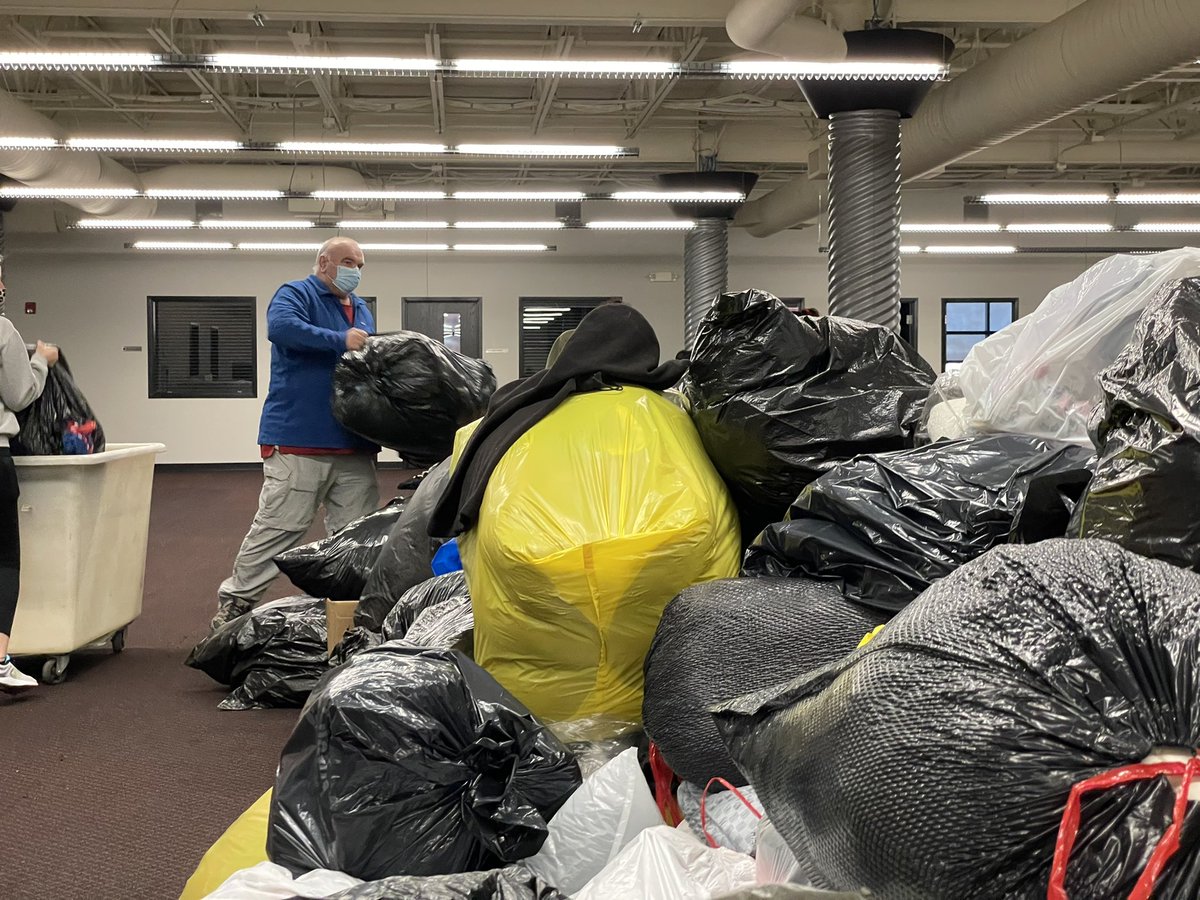ProjectWarmthKC's tweet photo. The donations are rolling in to @Heart_to_Heart and we couldn’t be more grateful for every single coat, hat, glove, and scarf given today. Thank you, Kansas City! https://t.co/t048Lv2snn