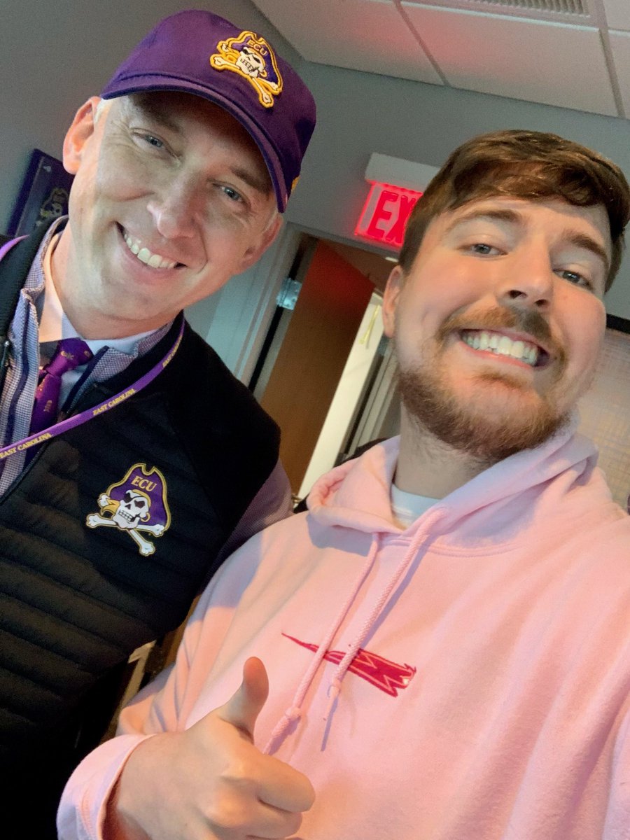 ECUChancellor's tweet photo. Look who dropped by #ARGGGH game  today!

Thanks for bringing your #Pirate pride @MrBeast ☠️ https://t.co/CNiHAX1vQi