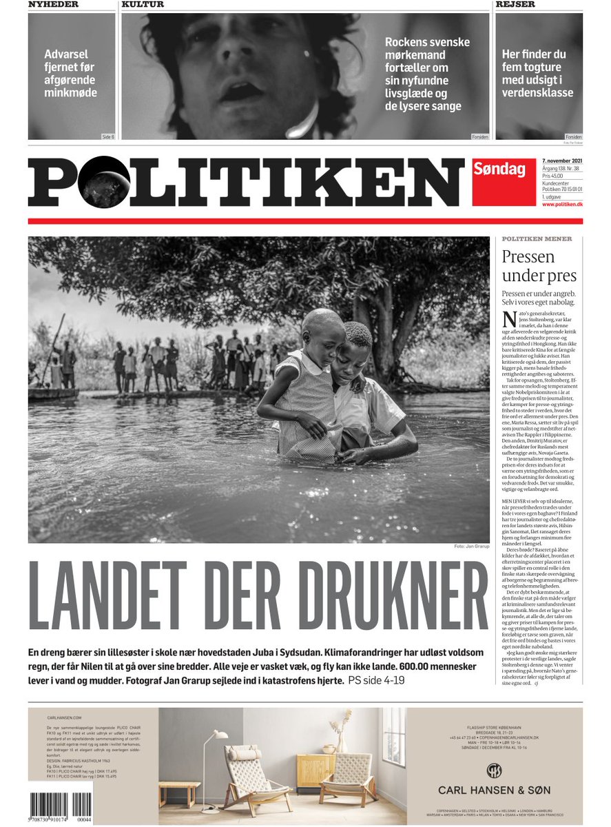 politiken's tweet photo. Klimaforandringer har udløst voldsom regn, der får Nilen til at gå over sine bredder. Alle veje er vasket væk, og fly kan ikke lande. 600.00 mennesker i Sydsudan lever i vand og mudder. Fotograf Jan Grarup sejlede ind i katastrofens hjerte. #dkmedier #tomorrowspaperstoday https://t.co/zidWmar9JZ