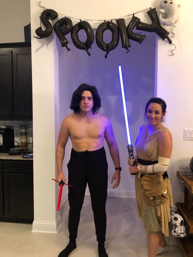#CosplayGoals: esta pareja disfrazada como Kylo y Rey.
