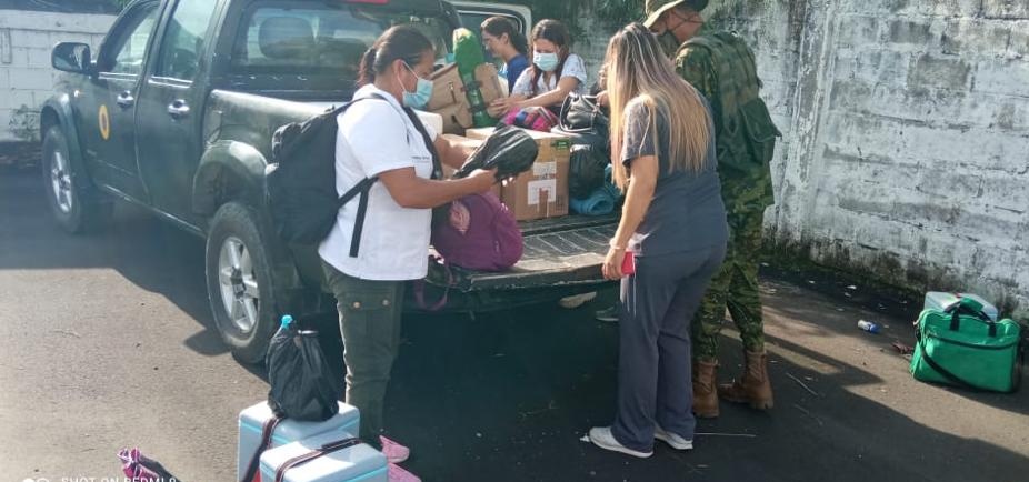 FFAAECUADOR's tweet photo. #MoronaSantiago|FF.AA en apoyo a @Salud_Ec, proporcionan seguridad en el proceso de inoculación  contra el #Covid_19, en los sectores #Chatus, #Mejech, #Kurinunca, #Unchi y #Miazal,  garantizando el normal desarrollo del plan nacional de vacunación.

#FFAASalud https://t.co/NuYXPsthSW