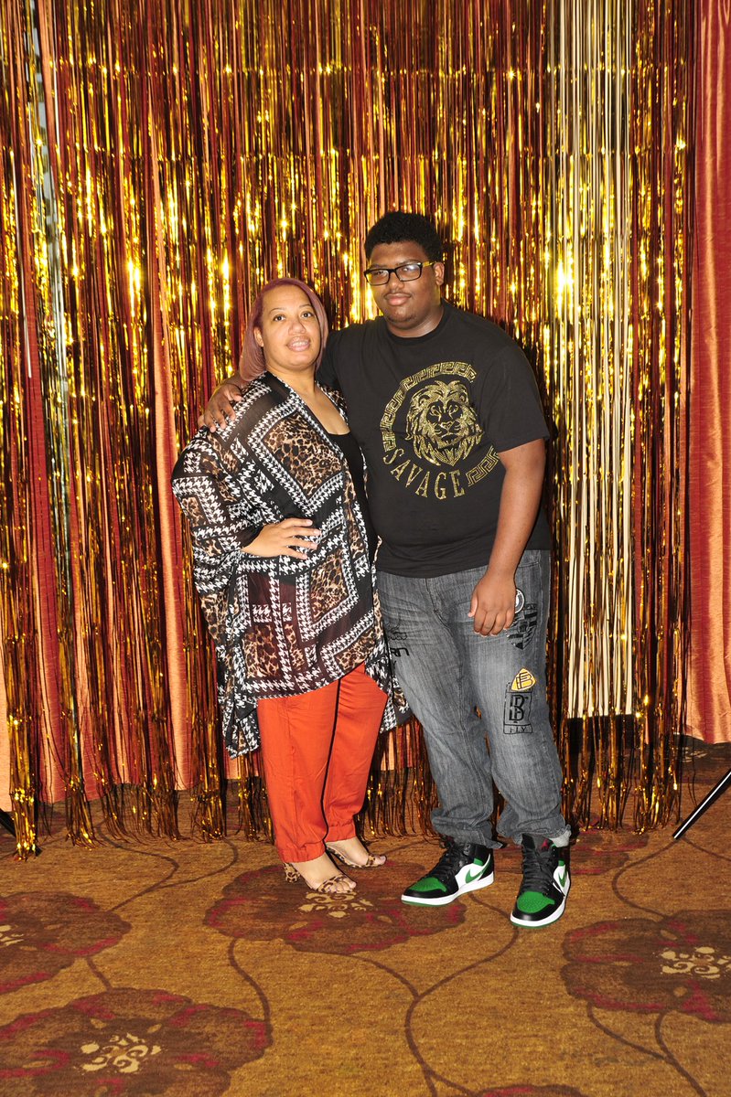Cameronmoss3412's tweet photo. I love my mama Thanks for always supporting me your #1fan https://t.co/FkH3VwJiYy