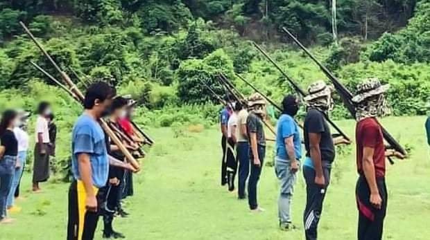 NantEiThandar's tweet photo. -Pinlebu's Revolution reported FIVE defenders had fallen during Nov 5's clash of Junta thugs & #Sagaing PDF Commanders.
-700+ Junta thugs are forcibly attacking in the big stick around #Pinlebu township now.
LEGALIZATION OF NUG
#WhatsHappeningInMyanmar
#Nov7Coup https://t.co/kXqd8Fs3ZV