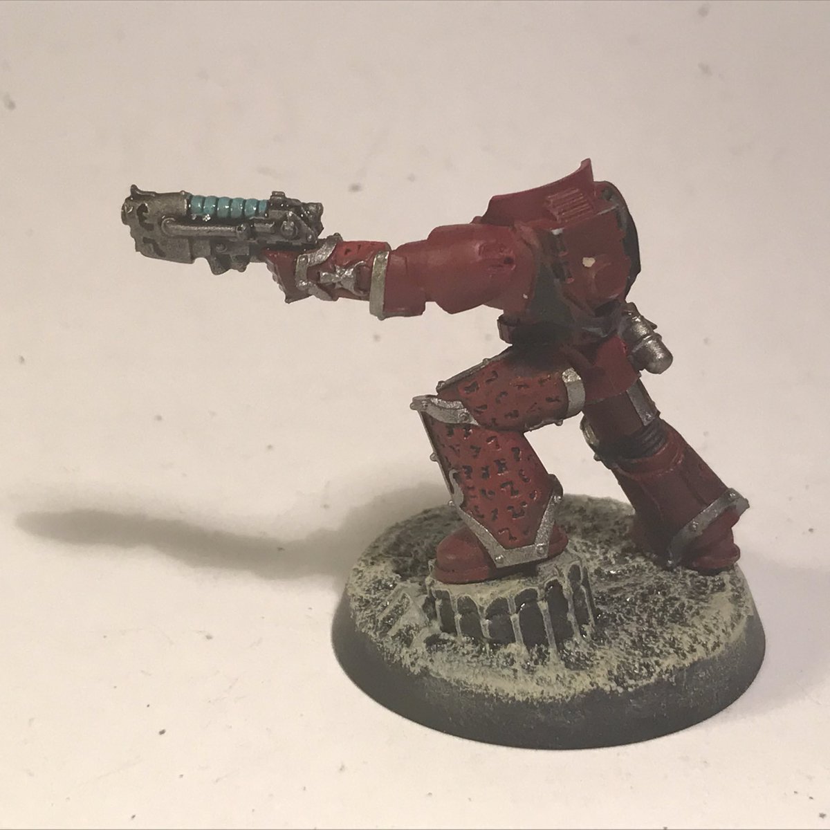 Vulkans_Forge's tweet photo. Initial layers on the pistol arm π got the sword arm lined up next π #Warmongers #WarhammerCommunity #PraetorProject #PaintingWarhammer #WIP #WordBearers #TraitorLegions #PotatoQualityPics https://t.co/3xBlDGaXQl