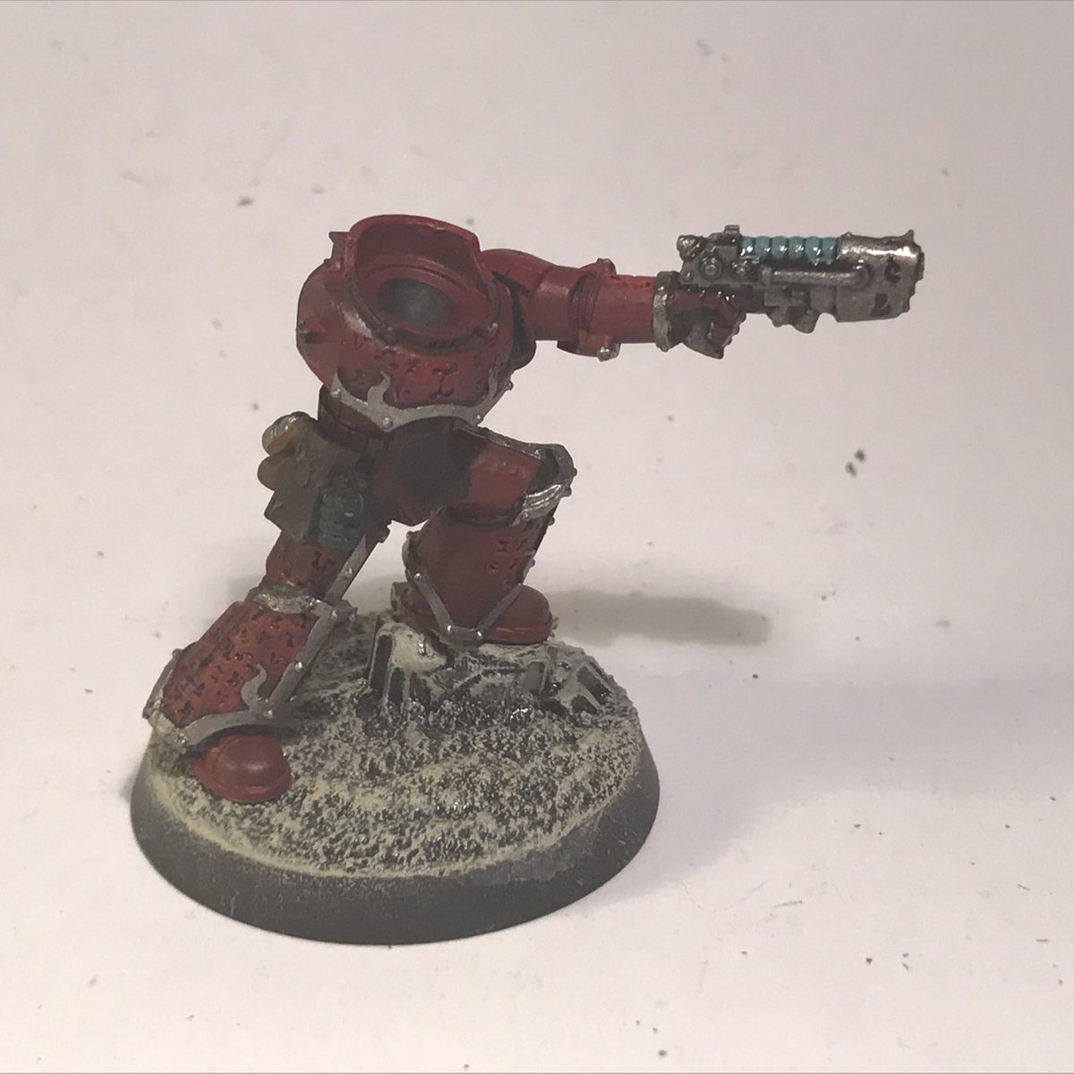 Vulkans_Forge's tweet photo. Initial layers on the pistol arm π got the sword arm lined up next π #Warmongers #WarhammerCommunity #PraetorProject #PaintingWarhammer #WIP #WordBearers #TraitorLegions #PotatoQualityPics https://t.co/3xBlDGaXQl