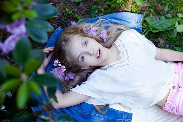 LostOneChloe's tweet image. *lays down on the TL*