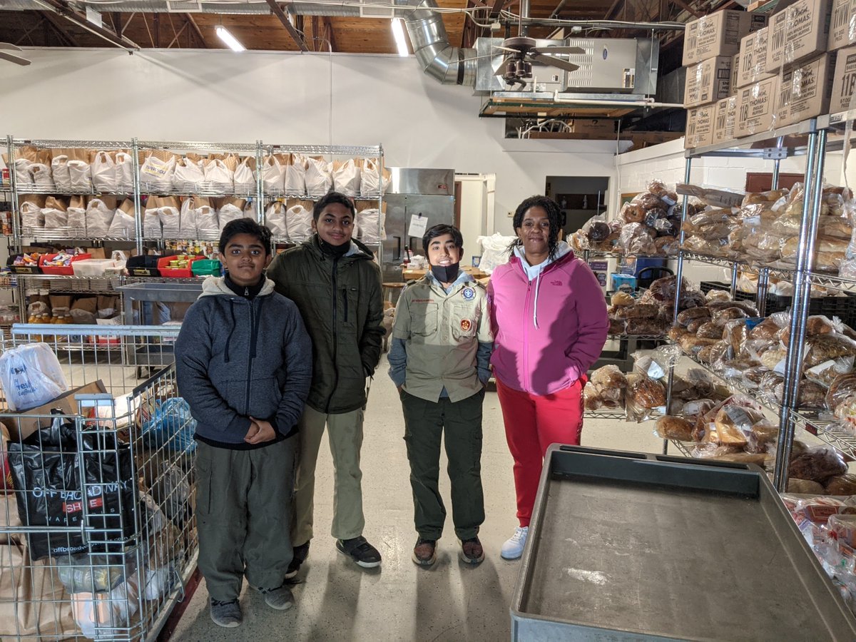 Troop470's tweet photo. Proud of our Scouts &amp; parents who helped collect 650 lbs of food today for the Frederick, MD Community Action Agency's Food Bank during our Day 1 of 2 #ScoutingForFood collection. Thanks Clover Hill community for your generosity and helping those less fortunate. @NCACBSA @FNPnews https://t.co/t0zflwT5Qh