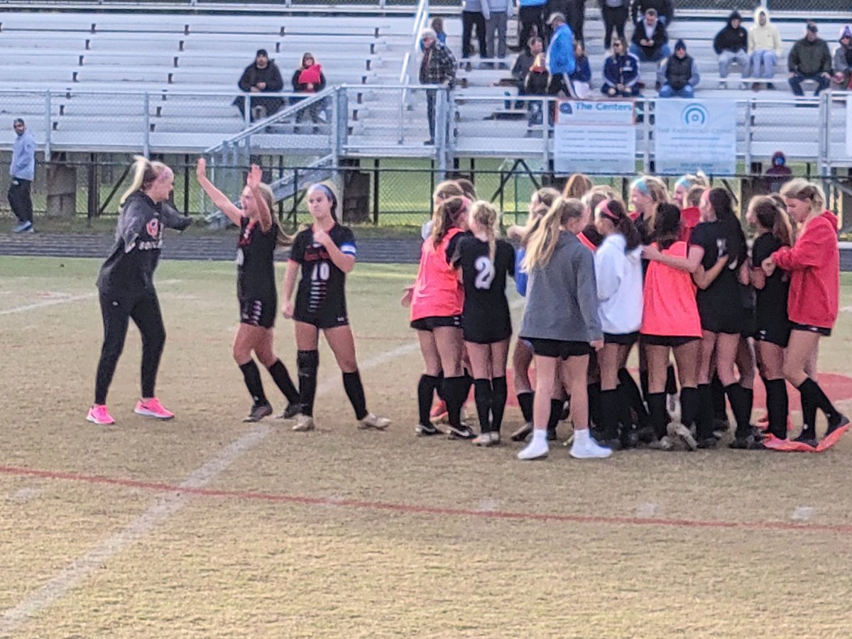 Thomas4Leaders's tweet photo. Celebrating and screaming for our girls soccer team!!!!! Way to QO!!!!! 
1-0 win!!!! Road to States continues!!!! @QOGS @QOAthletics https://t.co/qwgwLUh2tr