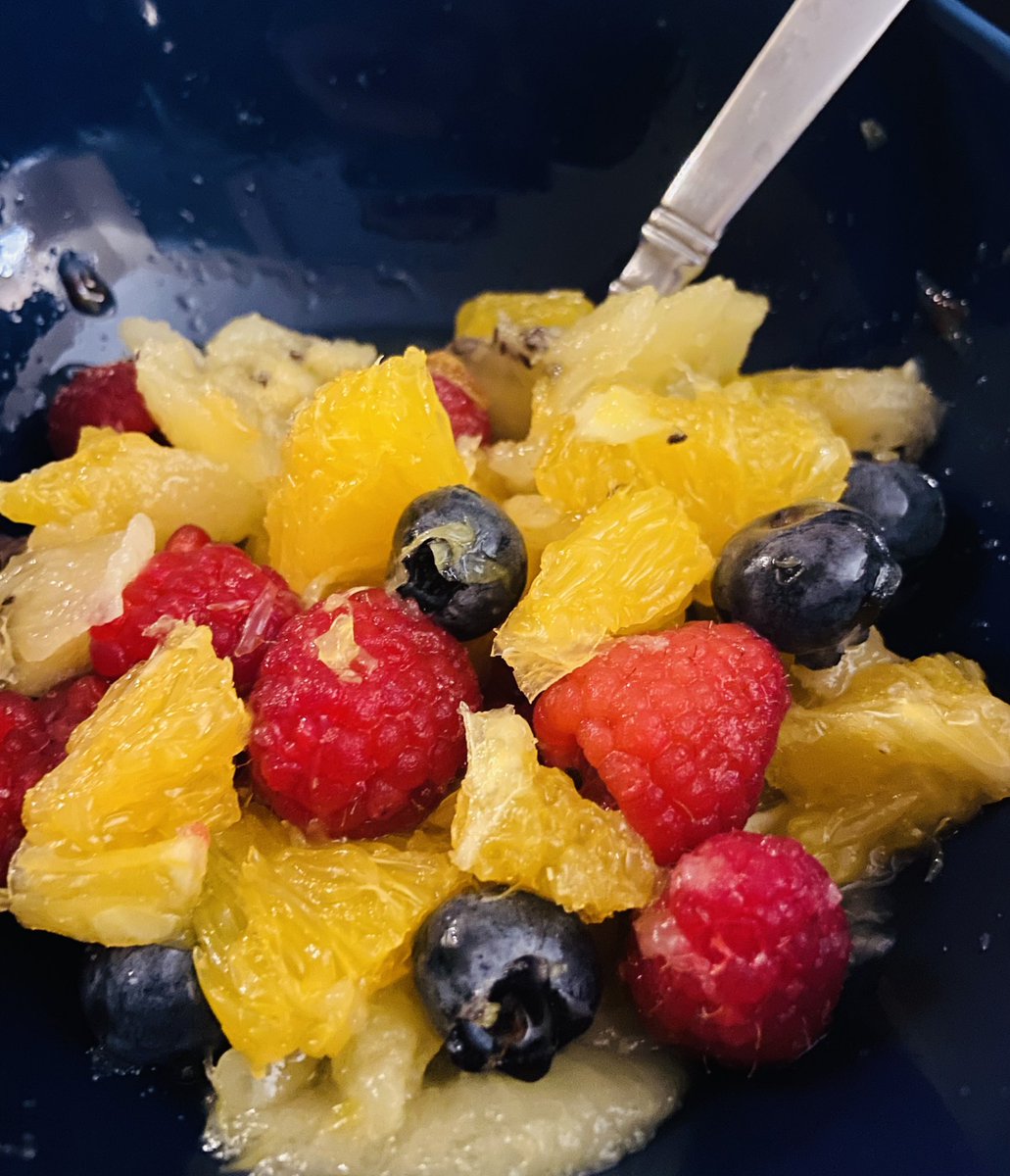 theFOWLISHHOUND's tweet photo. #InfusionFun! Tossed some blue and raspberries, kiwis, and oranges in some #CannaInfused #Monkfruit #Sweetener #SmallBatches #Cannabinoids #CannabisCommunity #Mmemberville #Edibles #CannaTreats @DLewsionalEATs #DLewsionalEATS #SmallBusiness #fruits #foodie #CookedWithCannabis https://t.co/gxIwdYd84u