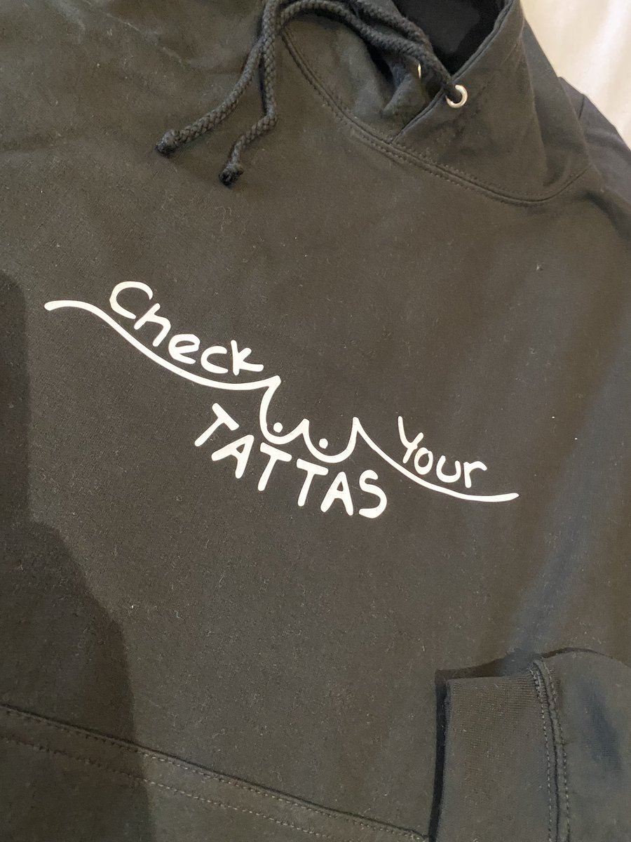 thewondermami's tweet photo. Hoody weather… why not raise awareness as well!! #breastcancer #raisingawarness https://t.co/yr0Kaa6Ffd