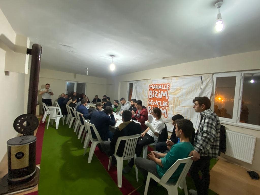 “Mahalle Bizim Gençlik Bizim”  programı kapsamında Atakum İlçe başkanımız Sn. Saim Şenocak ve il genclik kollari teşkilat başkanimiz Sn. Emre Özçakır katılımı ile  Kabadüz Mahallemiz’deki  genç kardeşlerimizle bir araya gelip Hasbihal ettik.Kabadüz 2023’e hazır.
#GençsinÖndeYürü