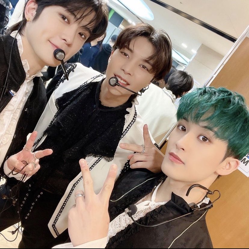 neoculturezeon's tweet photo. I Vote for NCT 127 and NCT DREAM #NCT #VOTE NCT 127 #NCT127_Favorite #MAMAVOTE #NCTMAMA #AWARD https://t.co/RSsXFeARL8