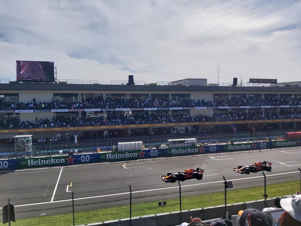 Alfonso Miranda M (@a_mirandam) on Twitter photo Reinicio de la ronda de calificación
¡Vamos, Checo!
#MexicoGP
<a href="/SChecoPerez/">Sergio Pérez</a>
#TeamChecoMEXICO
<a href="/redbullracing/">Oracle Red Bull Racing</a> Reinicio de la ronda de calificación
¡Vamos, Checo!
#MexicoGP
<a href="/SChecoPerez/">Sergio Pérez</a>
#TeamChecoMEXICO
<a href="/redbullracing/">Oracle Red Bull Racing</a>