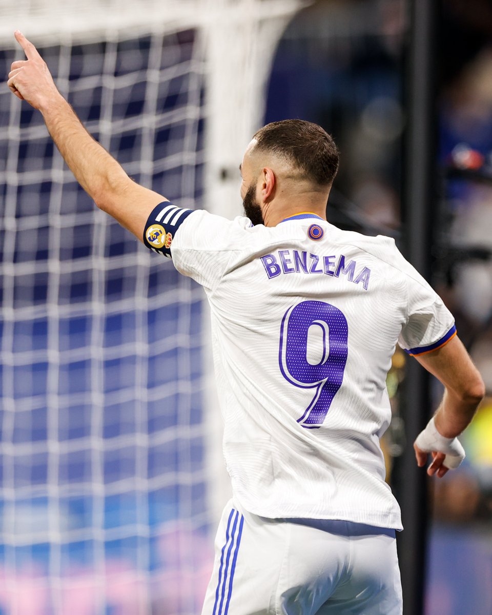realmadrid's tweet photo. 👆9️⃣
@Benzema | #RealMadridRayo https://t.co/e0zw54LuxJ