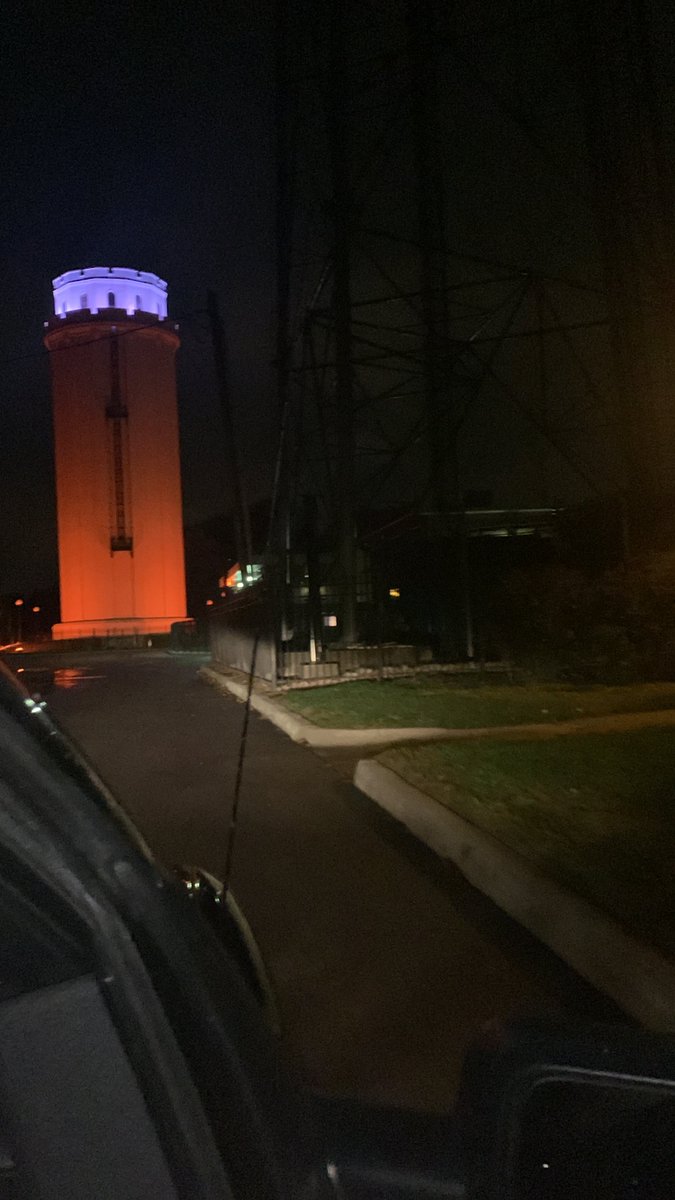 CRPSOrangeDay's tweet photo. Thank you @KCMO for lighting the Waldo Water Tower orange for the eighth-annual Color The World Orange for CRPS/RSD Awareness!
https://t.co/iuvlKIG8pB
#CRPSORANGEDAY https://t.co/Cv1xVugpUe