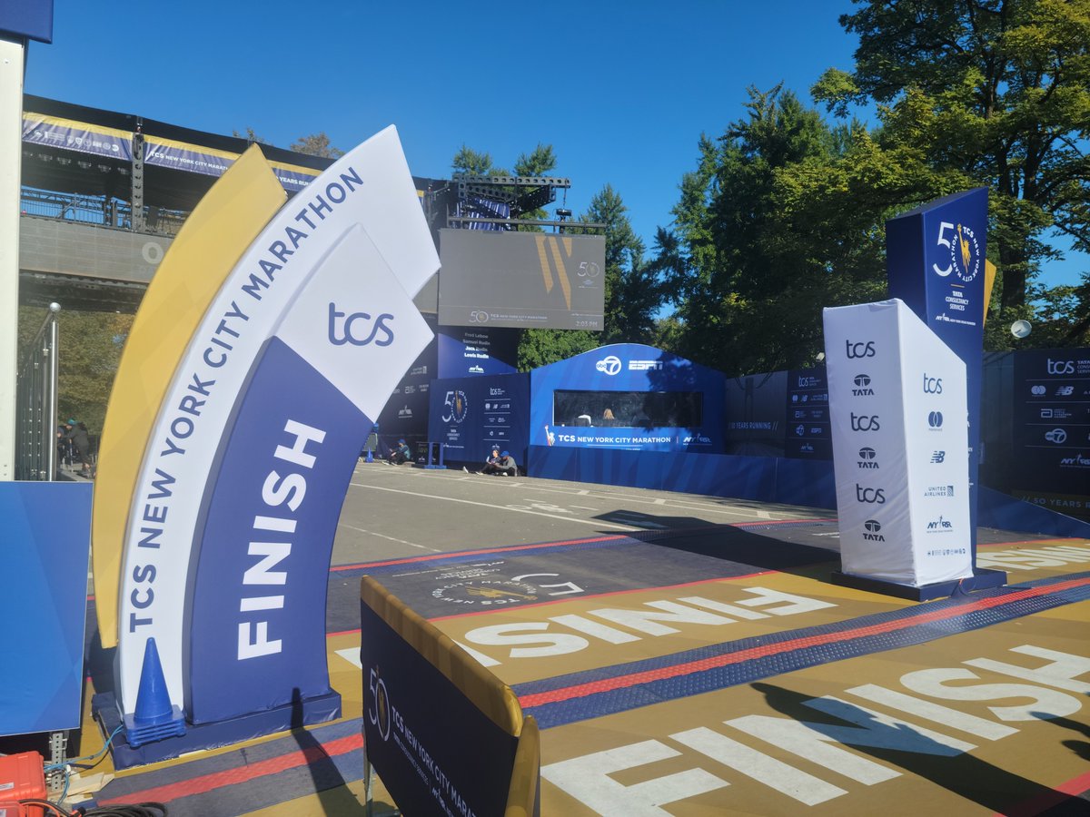 fusionimaging's tweet image. Our team is in NY and approaching the finish line in getting everything setup for Sunday&apos;s race! We&apos;re proud to be doing the graphics for the 50th Anniversary of the NYC Marathon! #nycmarathon #fusionimaging #eventgraphics #events