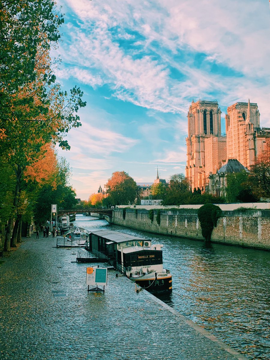 emgeorget's tweet photo. Paris, France, Autumn 2021 https://t.co/iuzplX1V3O