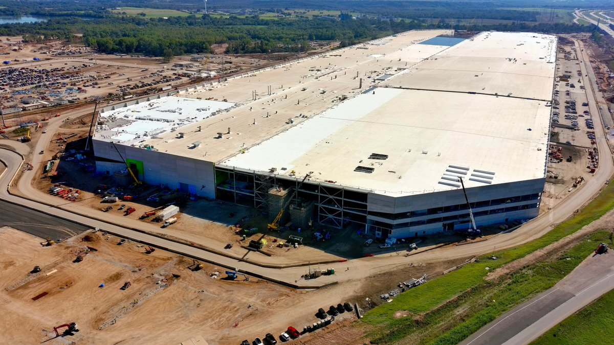 gailalfaratx's tweet photo. Saturday at Tesla Gigafactory Texas
🎲🎲 #ElonChallenge
@Tesla @elonmusk @omead
1/Images Taken: November 6, 2021 by @peterdog15 https://t.co/W6Er2Z5p14