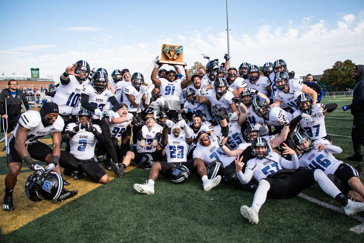 gvsufootball's tweet photo. Shoe game strong 💪👞 https://t.co/YXPKqBDLmV