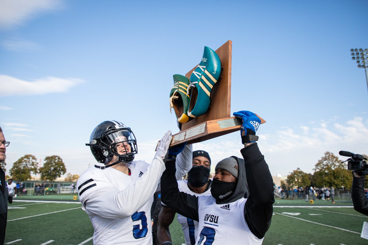 gvsufootball's tweet photo. Shoe game strong 💪👞 https://t.co/YXPKqBDLmV