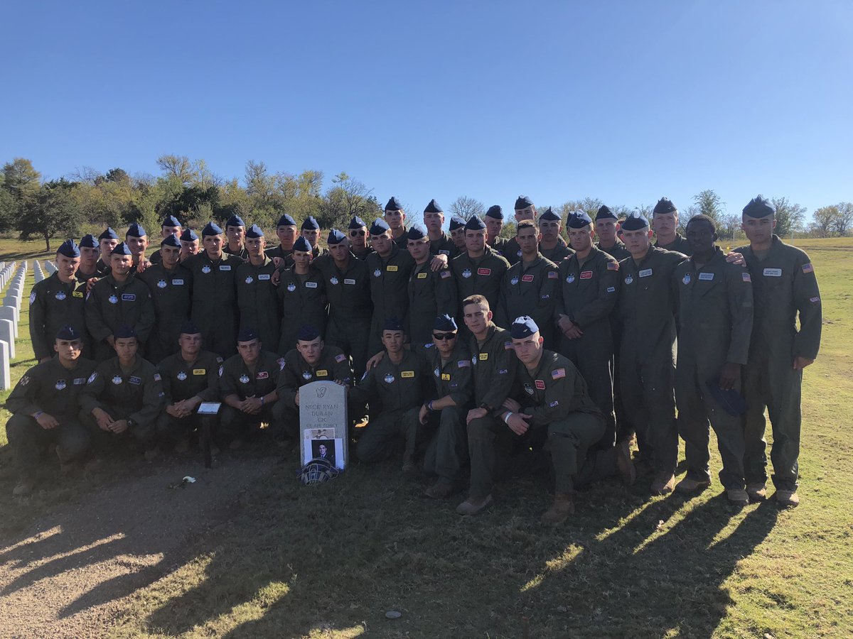Made a trip to DFW National Cemetery this afternoon to see a friend of ours. 

Miss and love you Nick. 

#AmericasTeam🇺🇸
