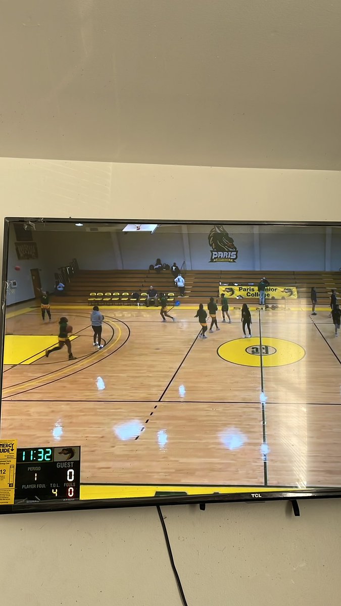 nik_kellz's tweet photo. Waiting to watch @doll_india  and @NykeshaSanders  ballout @PJCWomensHoops 💪🏾🏀 https://t.co/g6dVzjf1aN