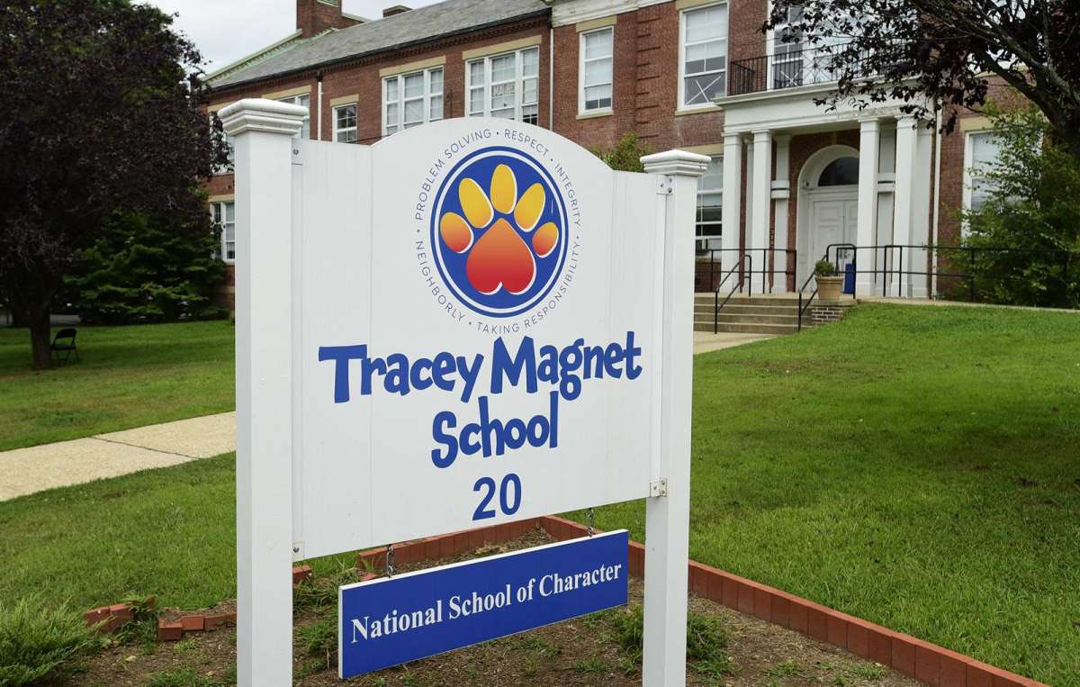 Come follow our new official Tracey Magnet School Facebook page to keep up with all of the great things happening at our school! facebook.com/TraceyMagnetSc…