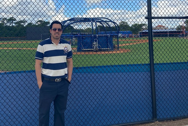 IgnacioSerrano's tweet photo. Un gerente venezolano va en busca de la corona del beisbol nicaragüense. Alejandro Xena es el único gerente deportivo procedente de Venezuela en la #LBPN, con los Gigantes de Rivas. La nota: https://t.co/O49CSWd9x9 https://t.co/QmKYRbrYUy
