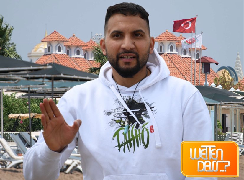 Unsere Außenwette kommt heute von Attila H. aus Izmir. Er wettet, dass er aus einem Bogen Alufolie 273 Hüte innerhalb von 4 Minuten basteln kann. 

#wettendass