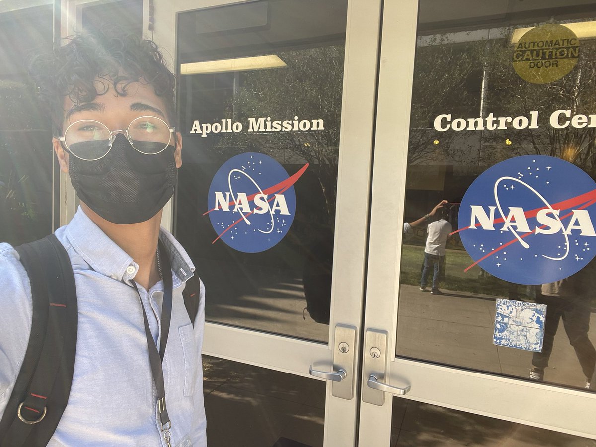 Jchamorro37's tweet photo. Having the time of my life #SpaceVision2021 https://t.co/zhcjaV3Pho